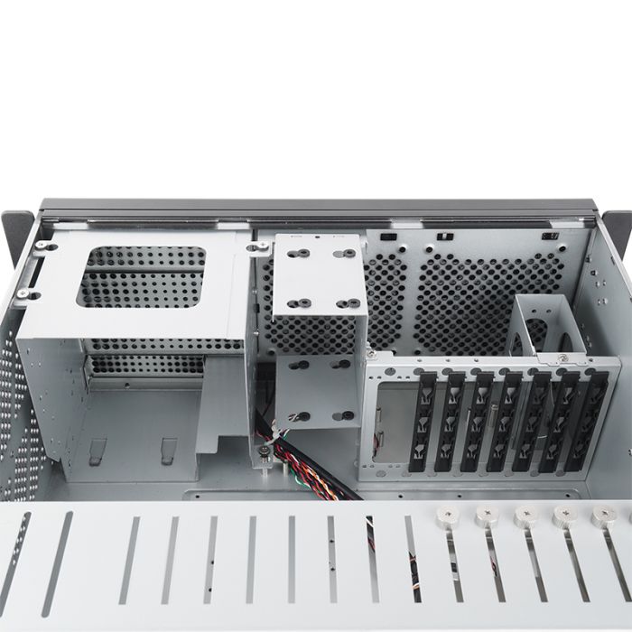 Chieftec 4U rackmount ohišje za strežnik UNC-409S-B-OP Chieftec 4U rackmount ohišje za strežnik UNC-409S-B-OP