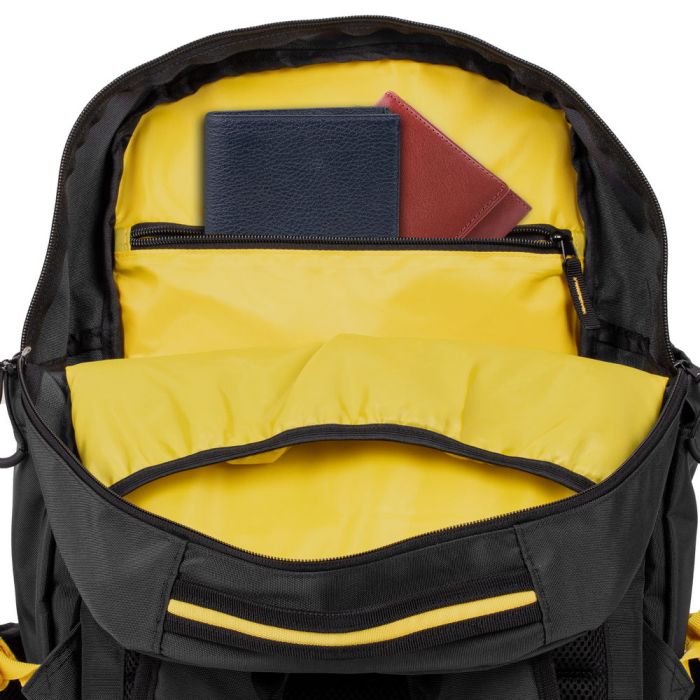 RivaCase 30L nahrbtnik za prenosnik 15.6 5461 black RivaCase 30L nahrbtnik za prenosnik 15.6 5461 black