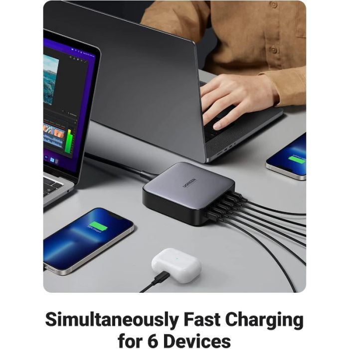 Ugreen 2x USB-A in 4x USB-C 200W GaN II hitri polnilec - box Ugreen 2x USB-A in 4x USB-C 200W GaN II hitri polnilec - box