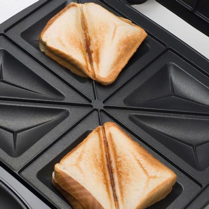 Ufesa toaster za 4 sendviče SW7400, 1400W Ufesa toaster za 4 sendviče SW7400, 1400W