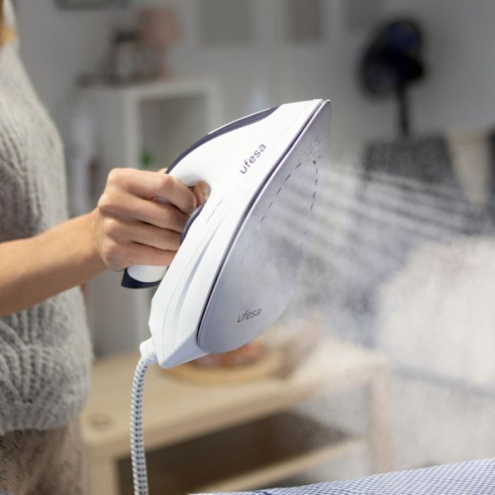 Ufesa likalna postaja PL2450 Compact modro bela Ufesa likalna postaja PL2450 Compact modro bela