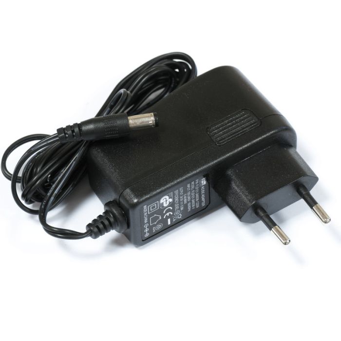 Mikrotik usmerjevalnik RB750GR3 Mikrotik usmerjevalnik RB750GR3