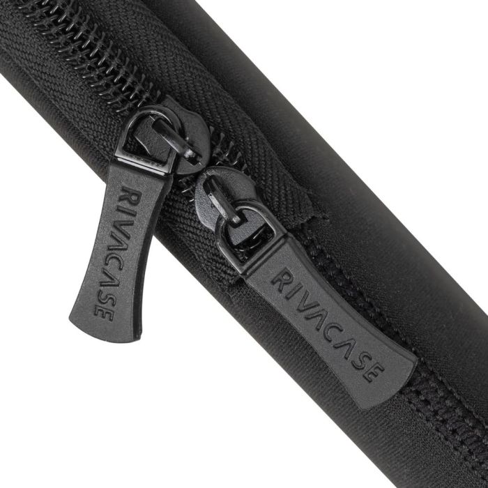 RivaCase etui za prenosnike do velikosti 15.6 Črn RivaCase etui za prenosnike do velikosti 15.6 Črn