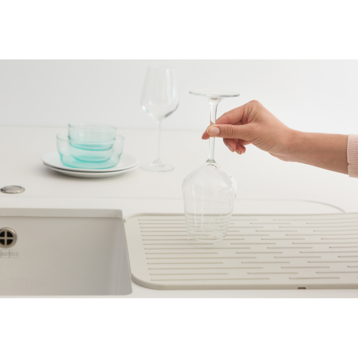Brabantia silikonska podloga za sušenje posode bela 117466 Brabantia silikonska podloga za sušenje posode bela 117466