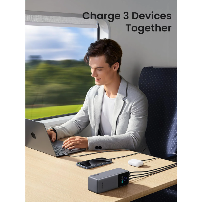 Ugreen prenosna polnilna baterija 25.000mAh, 200W s pametnim digitalnim zaslonom Ugreen prenosna polnilna baterija 25.000mAh, 200W s pametnim digitalnim zaslonom