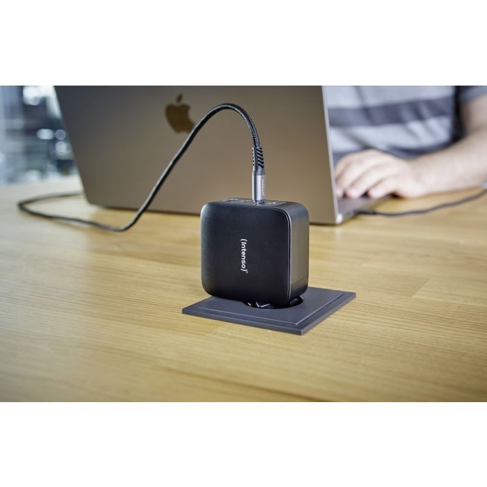 Intenso 140W GaN napajalnik s priključkom 3xUSB-C in 1xUSB-A ter priloženim 2M 200W USB-C kablom Intenso 140W GaN napajalnik s priključkom 3xUSB-C in 1xUSB-A ter priloženim 2M 200W USB-C kablom