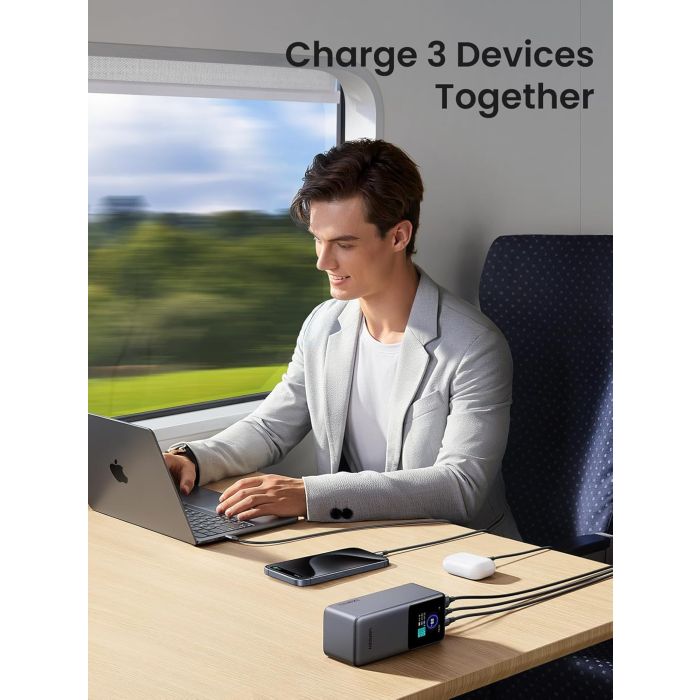 Ugreen prenosna polnilna baterija 20.000mAh, 130W s pametnim digitalnim zaslonom Ugreen prenosna polnilna baterija 20.000mAh, 130W s pametnim digitalnim zaslonom