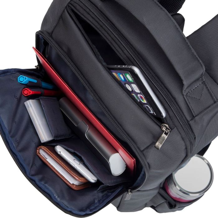 RivaCase nahrbtnik za prenosnik 15.6 8262 ćrn RIVACASE RivaCase nahrbtnik za prenosnik 15.6 8262 ćrn