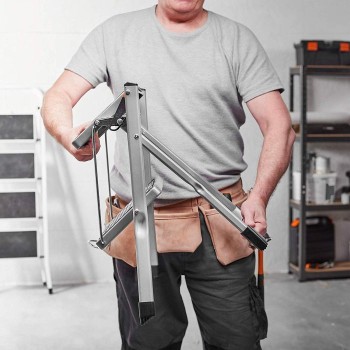 VonHaus zložljiva 2-polična jeklena lestev VonHaus zložljiva 2-polična jeklena lestev