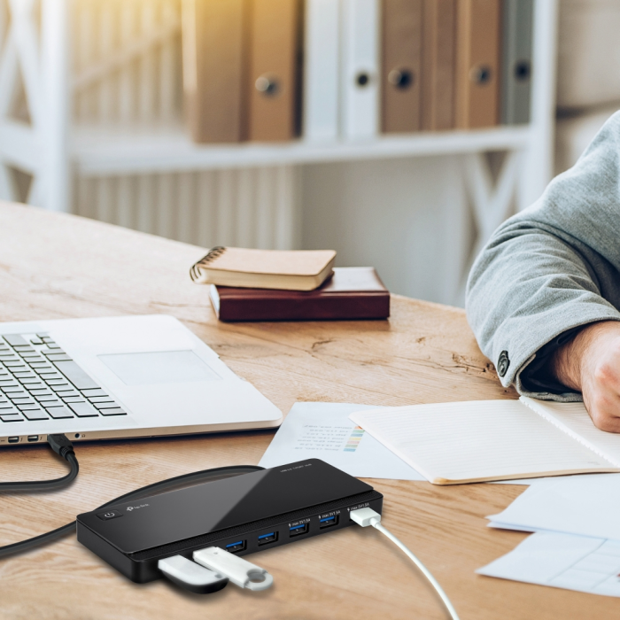 TP-LINK UH700 7 portni USB 3.0 hub TP-LINK TP-LINK UH700 7 portni USB 3.0 hub