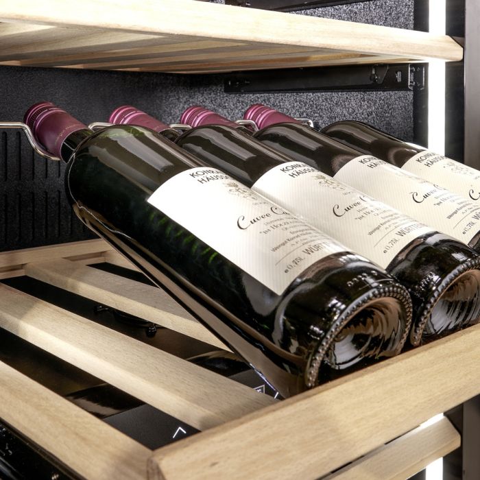 CASO WineDeluxe WD 41 črna vgradna vinska vitrina 120W