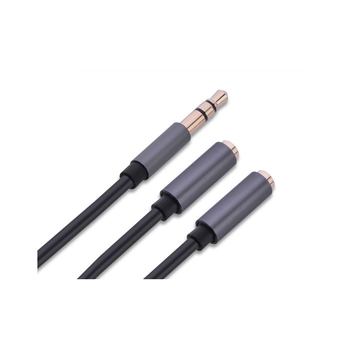 Ugreen adapter 3.5mm (M) na 2x avdio (Ž) črn - polybag Ugreen adapter 3.5mm (M) na 2x avdio (Ž) črn - polybag