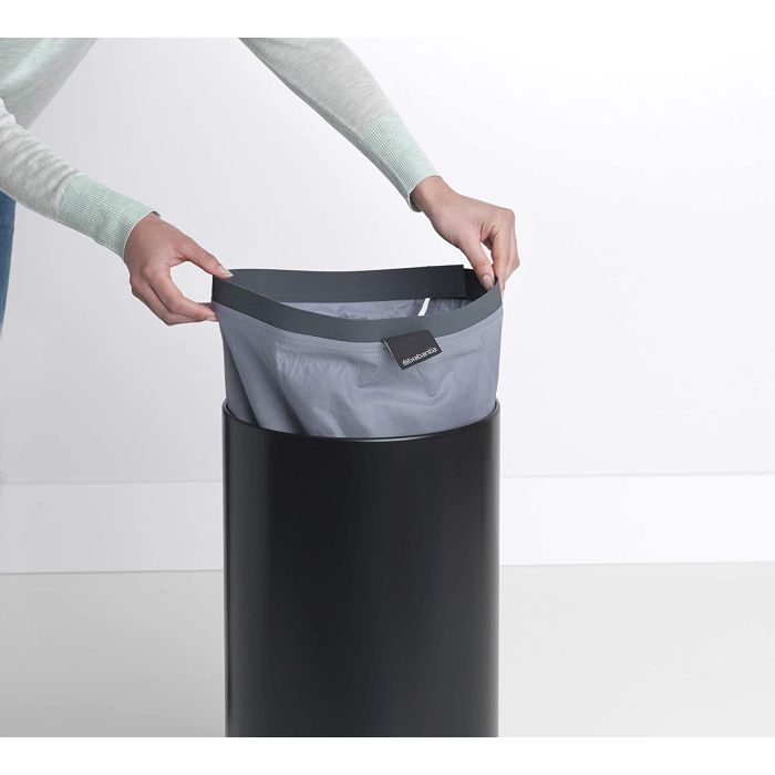 Brabantia koš za perilo 35L, mat črna Brabantia koš za perilo 35L, mat črna