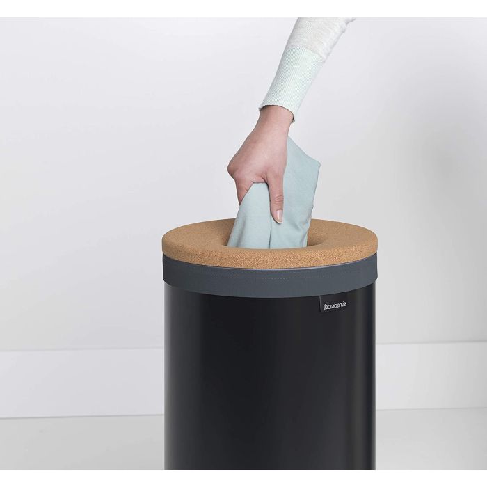 Brabantia koš za perilo 35L, mat črna Brabantia koš za perilo 35L, mat črna