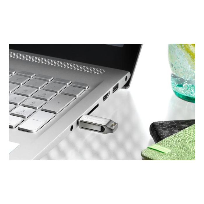 Intenso 32GB cMobile Line USB 3.0/ USB C spominski ključek Intenso 32GB cMobile Line USB 3.0/ USB C spominski ključek
