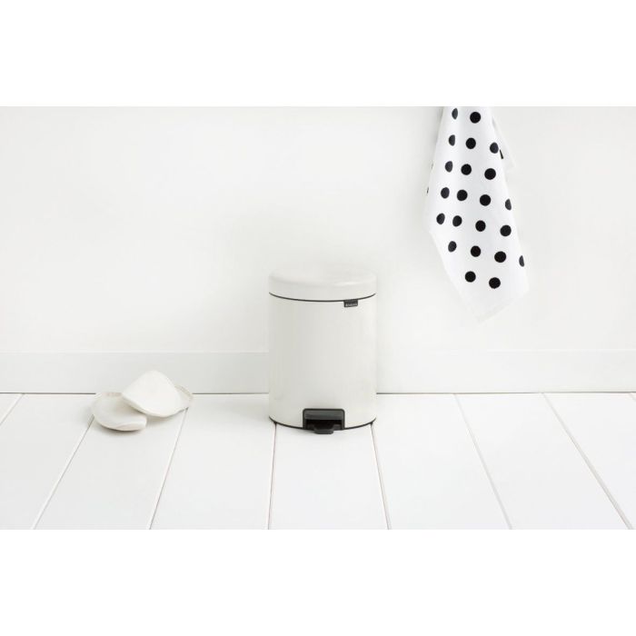 Brabantia koš za smeti 5L bel Brabantia koš za smeti 5L bel