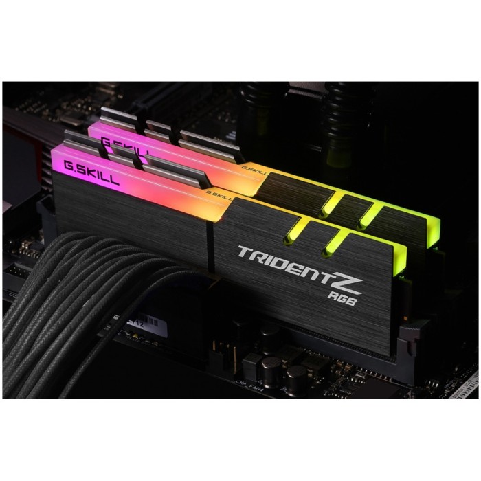 DDR4 16GB 3200MHz CL16 KIT (2x 8GB) G.Skill RGB Trident Z XMP2.0 1,35V Gaming črna (F4-3200C16D-16GTZRX) DDR4 16GB 3200MHz CL16 KIT (2x 8GB) G.Skill RGB Trident Z XMP2.0 1,35V Gaming črna (F4-3200C16D-16GTZRX)
