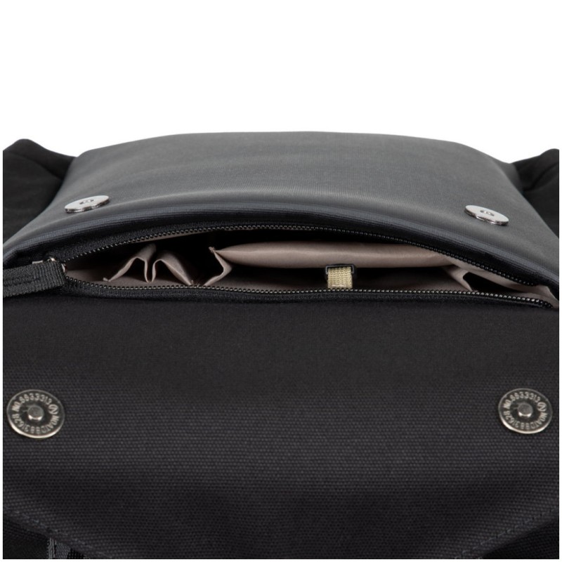 Nahrbtnik za notesnik 35,5 cm (14″) RivaCase črn (8524 BLACK) RIVACASE Nahrbtnik za notesnik 35,5 cm (14″) RivaCase črn (8524 BLACK)