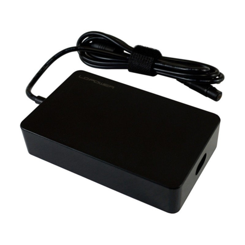 Napajalnik za prenosnik univerzalni 90W LC Power LC-NB-PRO-90 V (10 adapterjev) LC Power Napajalnik za prenosnik univerzalni 90W LC Power LC-NB-PRO-90 V (10 adapterjev)