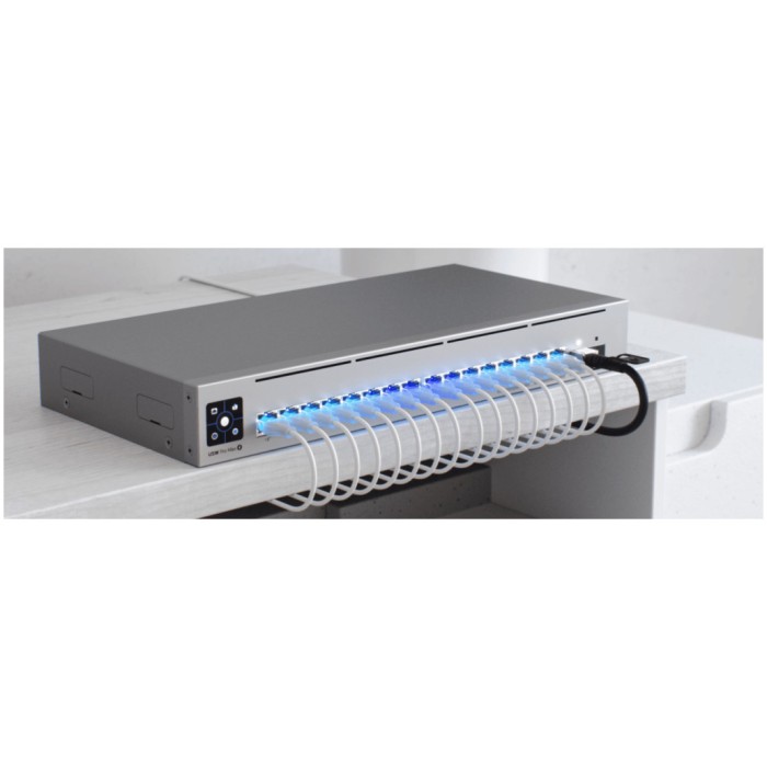 STIKALO 16-PORT Ubiquiti Pro Max 16 PoE 4x2,5Gbp/s 12x1Gbp/s 2x10g SFP+ PoE+ (USW-PRO-MAX-16-POE)