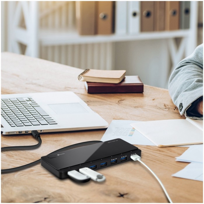 HUB USB 3.0 7portni TP-LINK UH700 zunanji z napajanjem HUB USB 3.0 7portni TP-LINK UH700 zunanji z napajanjem