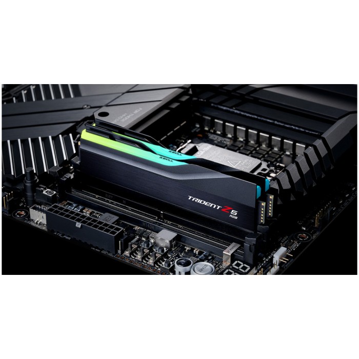 DDR5 32GB 6400MHz CL32 KIT (2x16GB) G.Skill Trident Z5 RGB 1,40V Gaming črna (F5-6400J3239G16GX2-TZ5RK) DDR5 32GB 6400MHz CL32 KIT (2x16GB) G.Skill Trident Z5 RGB 1,40V Gaming črna (F5-6400J3239G16GX2-TZ5RK)