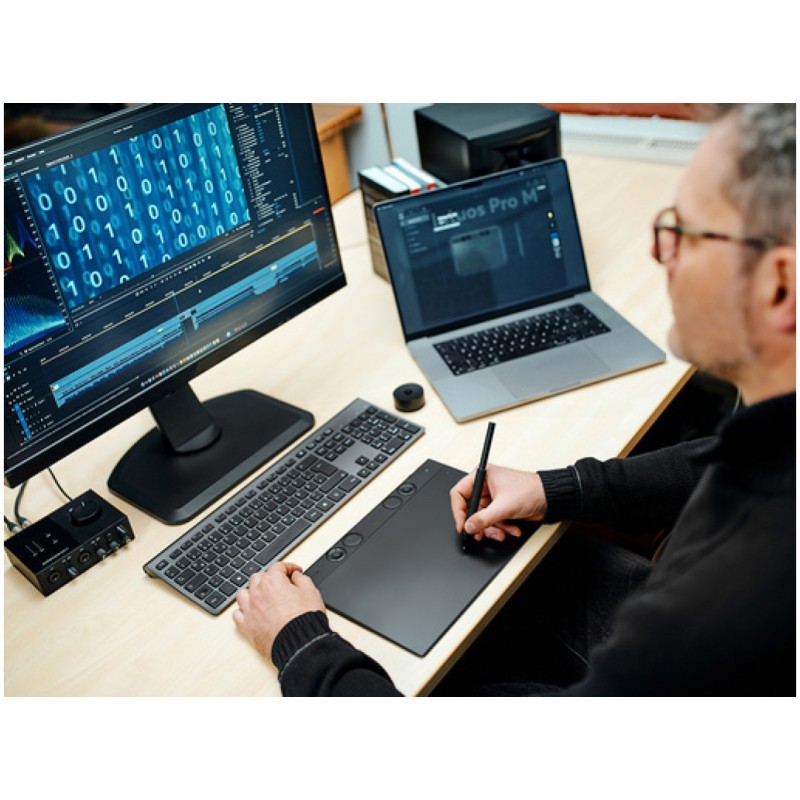 Grafična tablica Wacom Intuos PRO M - (PTK670K0B) Wacom Grafična tablica Wacom Intuos PRO M - (PTK670K0B)